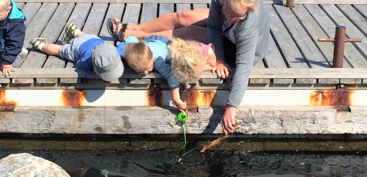 Skoleudflugt med krabbefiskeri på Langeland